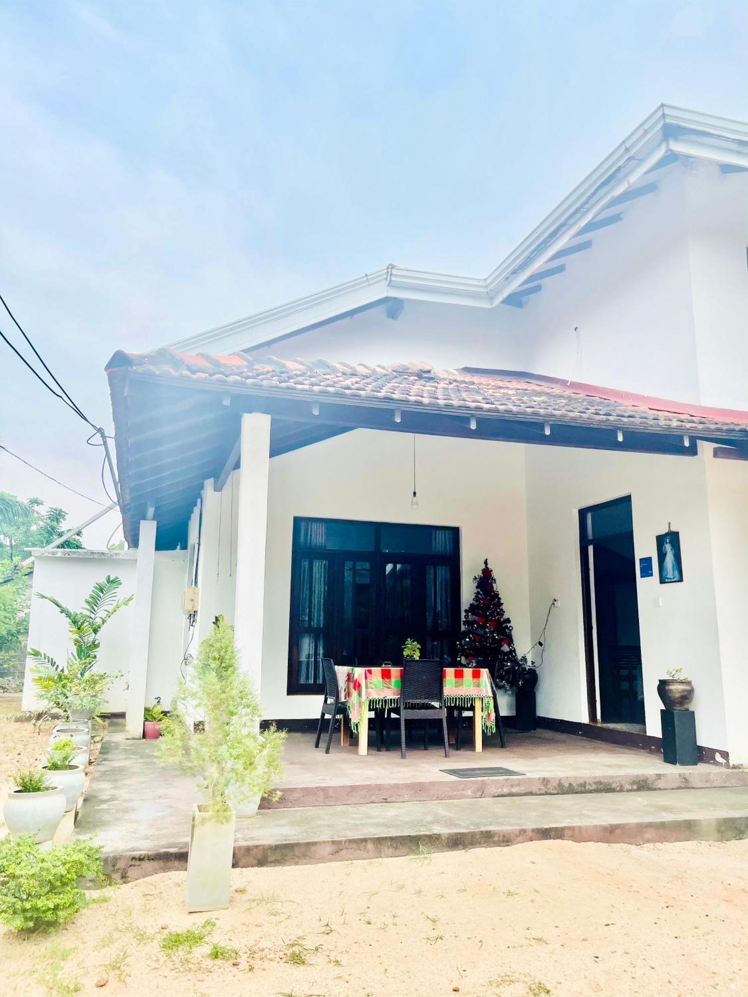 Sebastian Family Villa Negombo Bagian luar foto