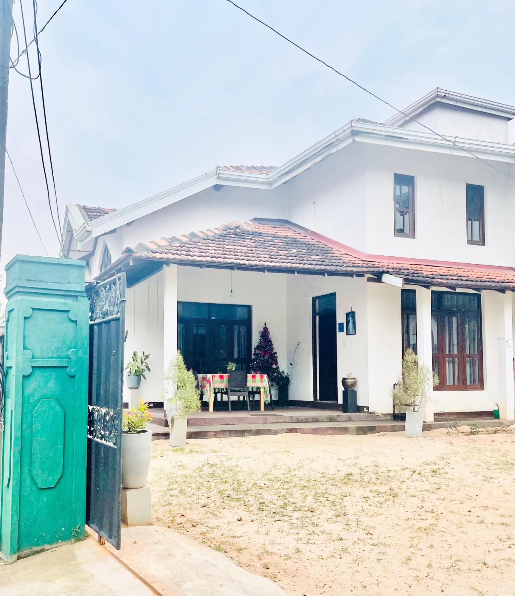 Sebastian Family Villa Negombo Bagian luar foto